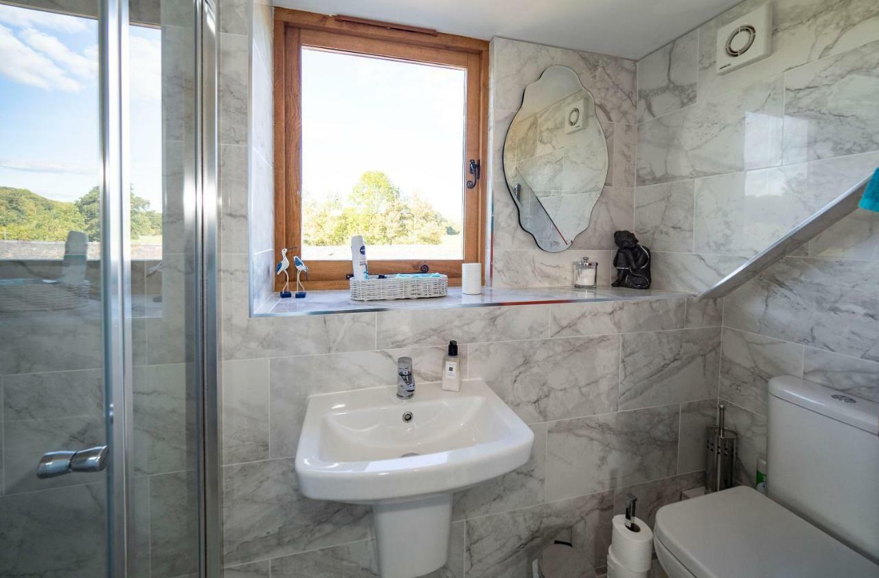 Rhyd Lydan Bed & Breakfast Newtown  Bagian luar foto